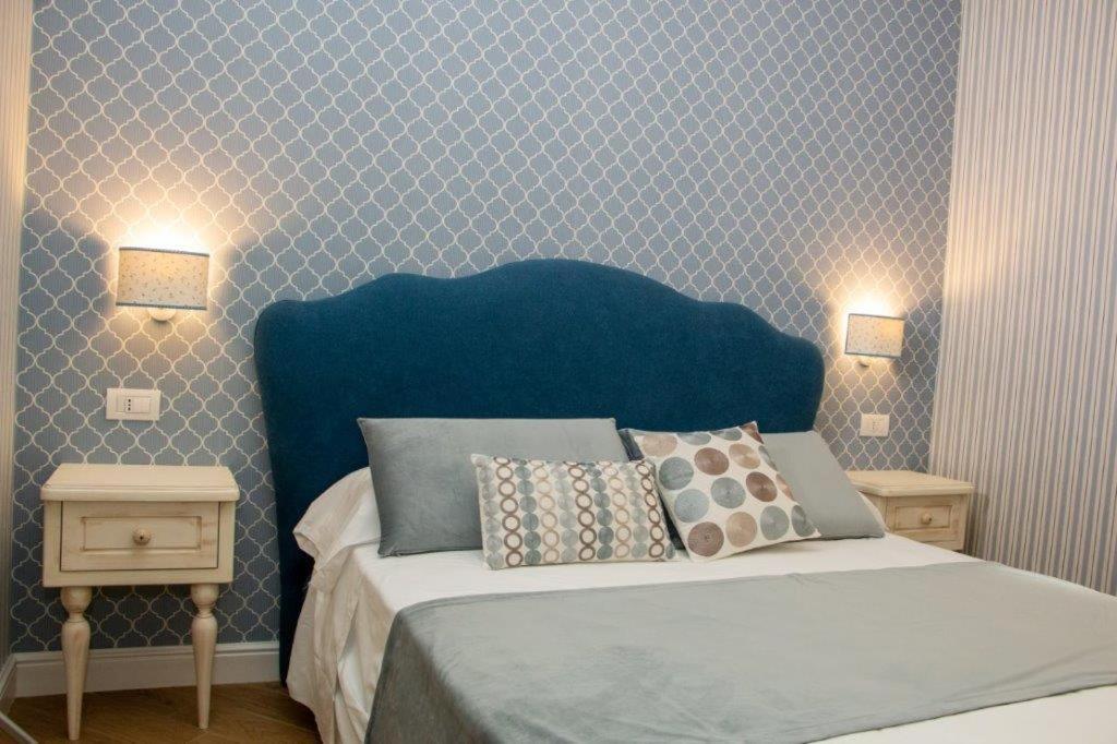 Florita Napoli Hotel ภายนอก รูปภาพ