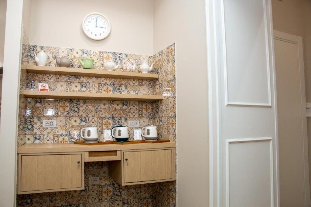 Florita Napoli Hotel ภายนอก รูปภาพ