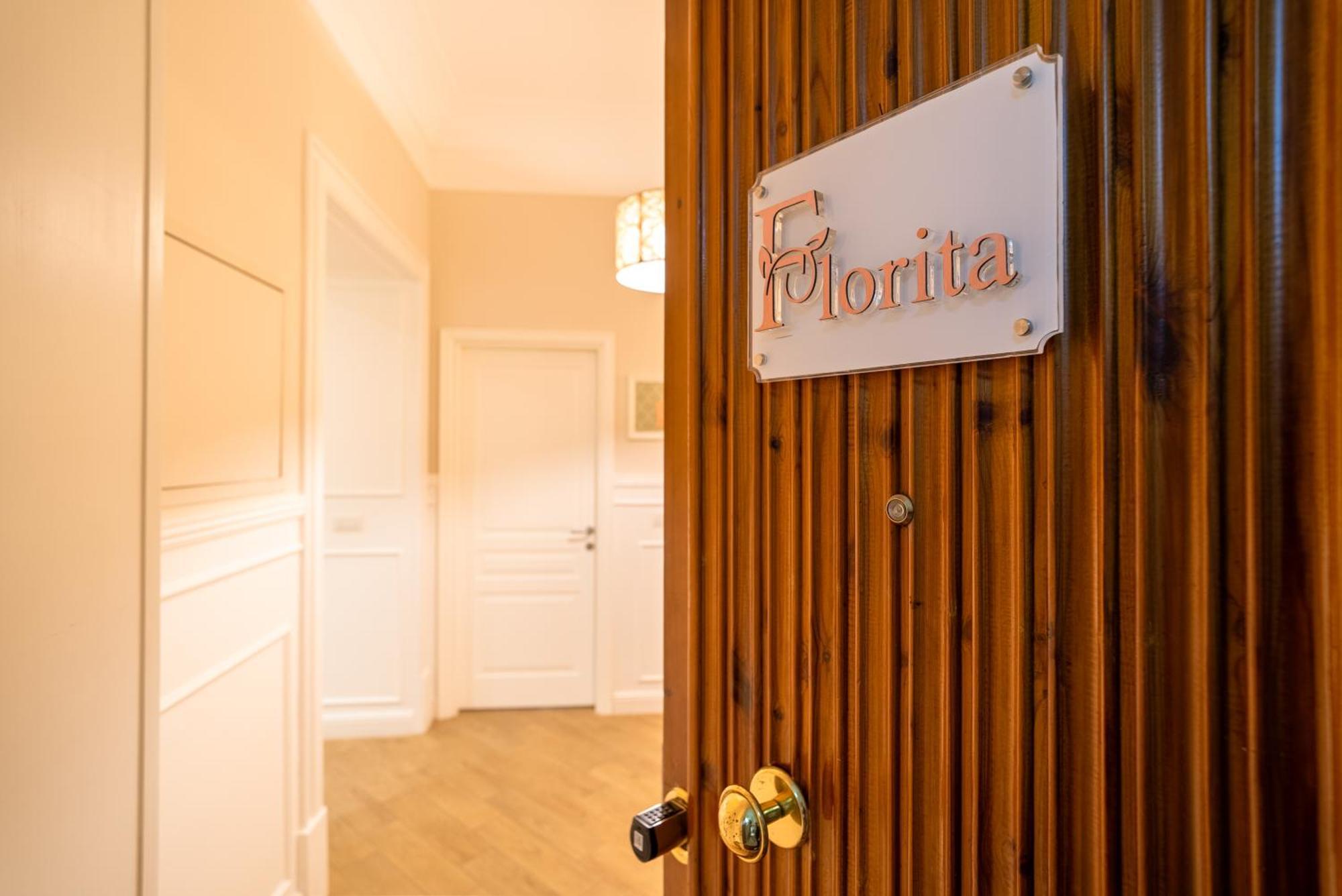 Florita Napoli Hotel ภายนอก รูปภาพ