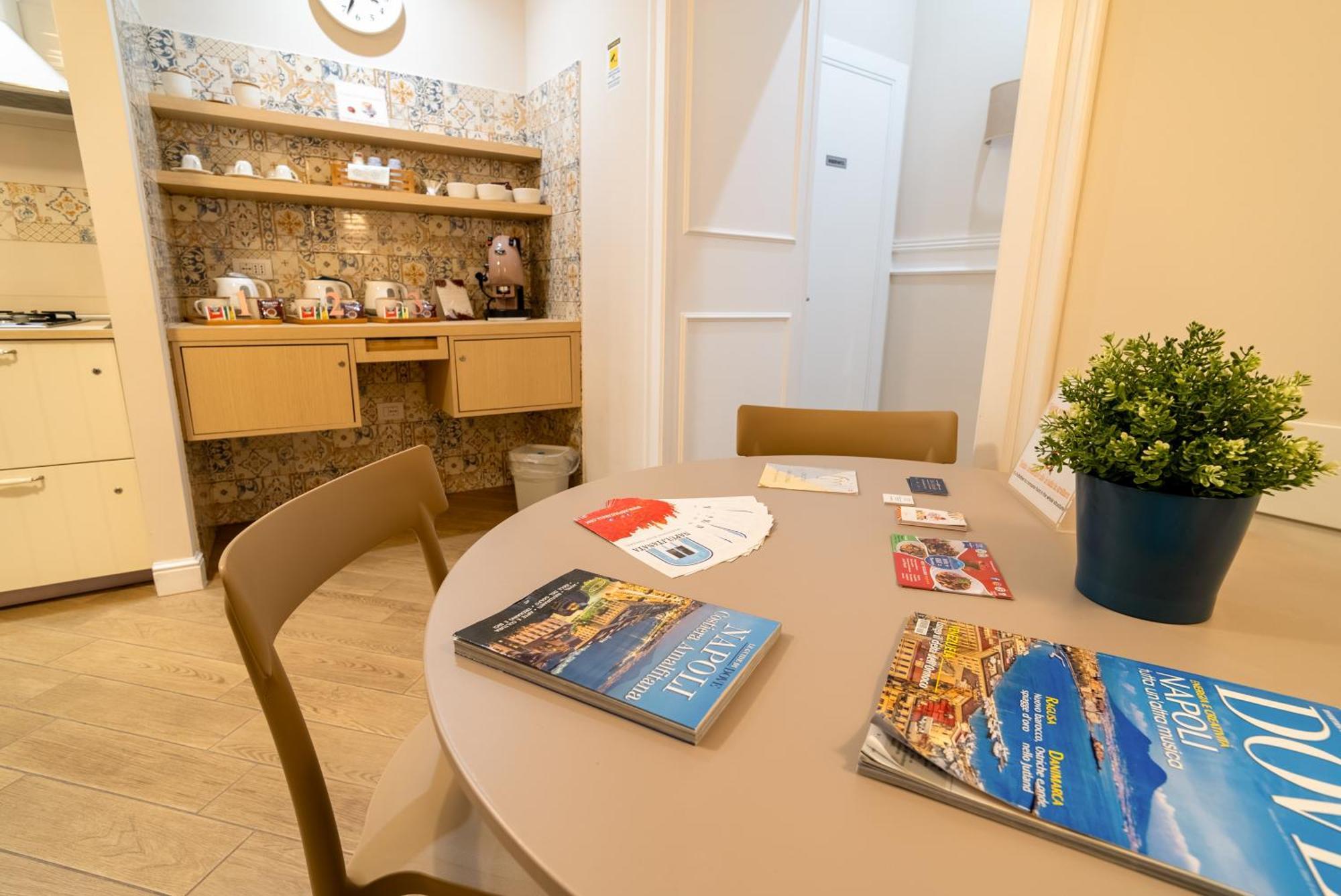 Florita Napoli Hotel ภายนอก รูปภาพ